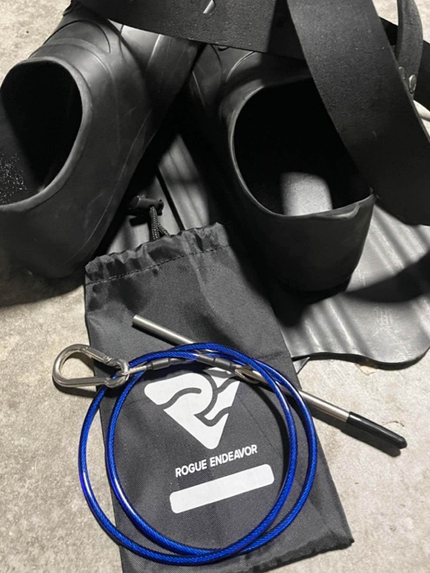 Rogue Endeavor Rogue Endeavor Spearfishing Stringer- Coated Stainless Steel 33\" Cable, Heavy Duty 2\" Stainless Carabiner, 7.5\" Inch Sharpened Rod + Carrying Bag (Orange)