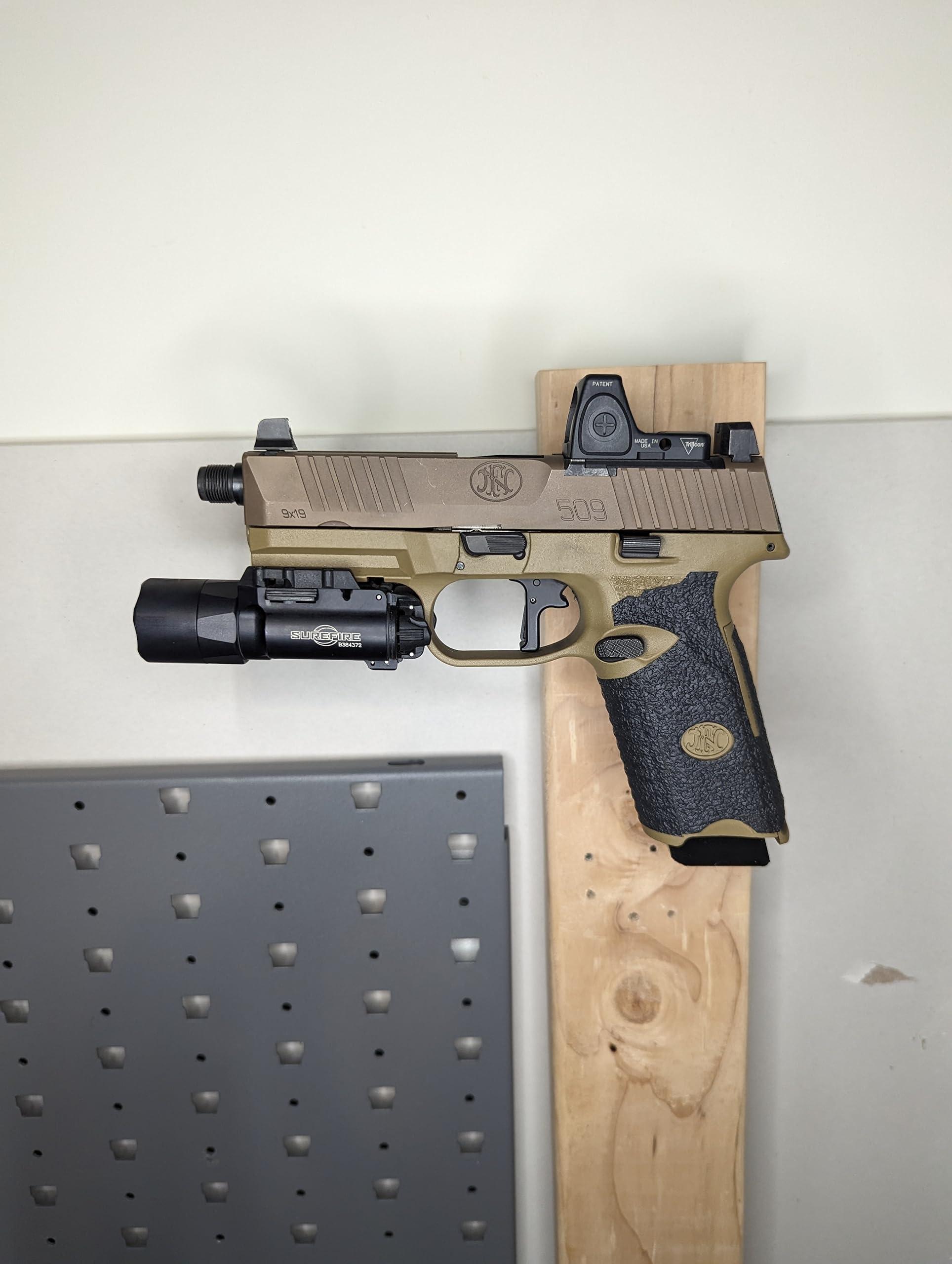 Hammy3DPrints Hammy3DPrints Wall Mount for Pistols - Many Brands and Models Supported | Handgun Holder Storage Rack Display (Sig P365 / P365X / P365XL (Right), Olive Green)