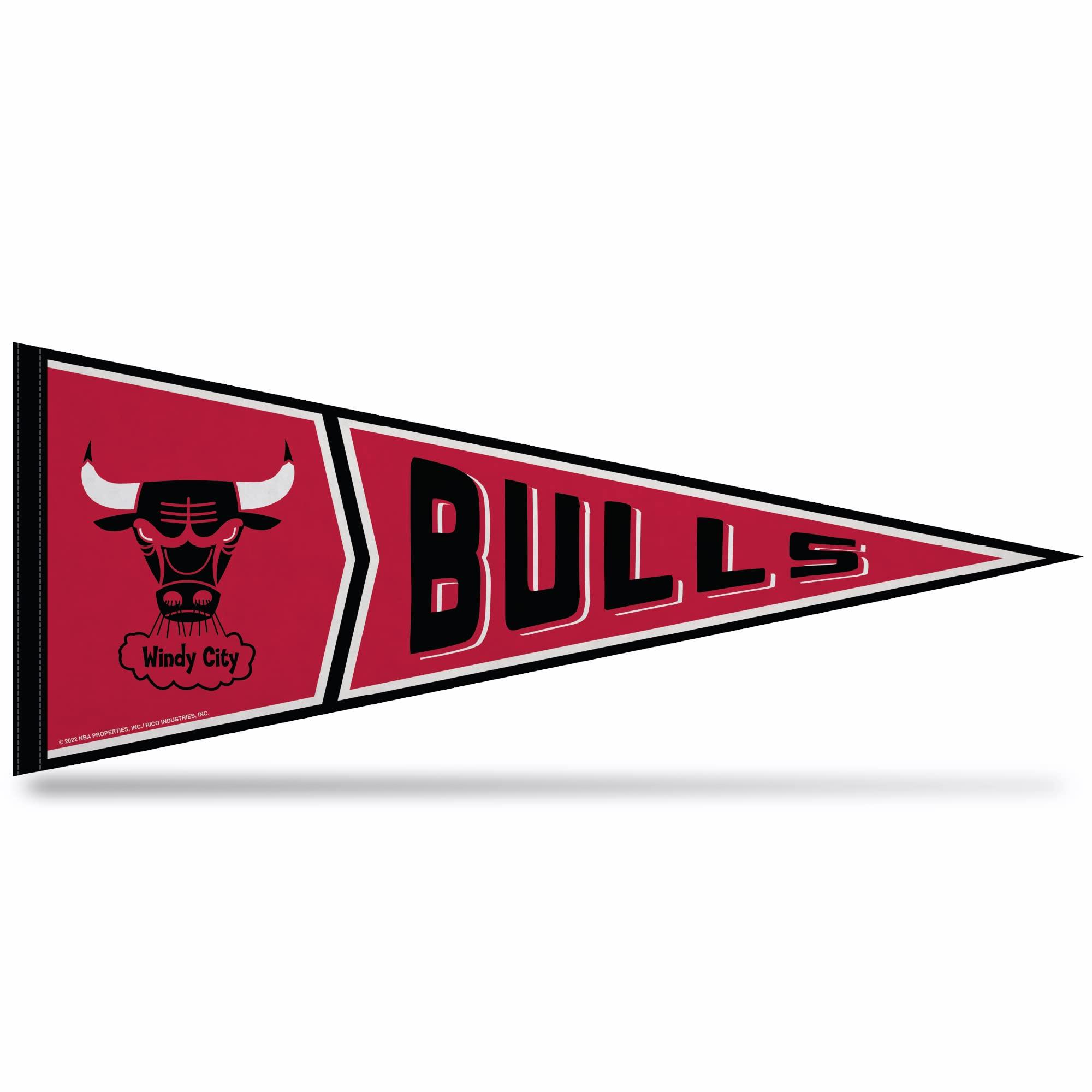 Rico Industries Rico Industries NBA Basketball Chicago Bulls Retro 12\" x 30\" Felt Wall Dcor Pennant - Great for Home/Bed Room/Man Cave Dcor