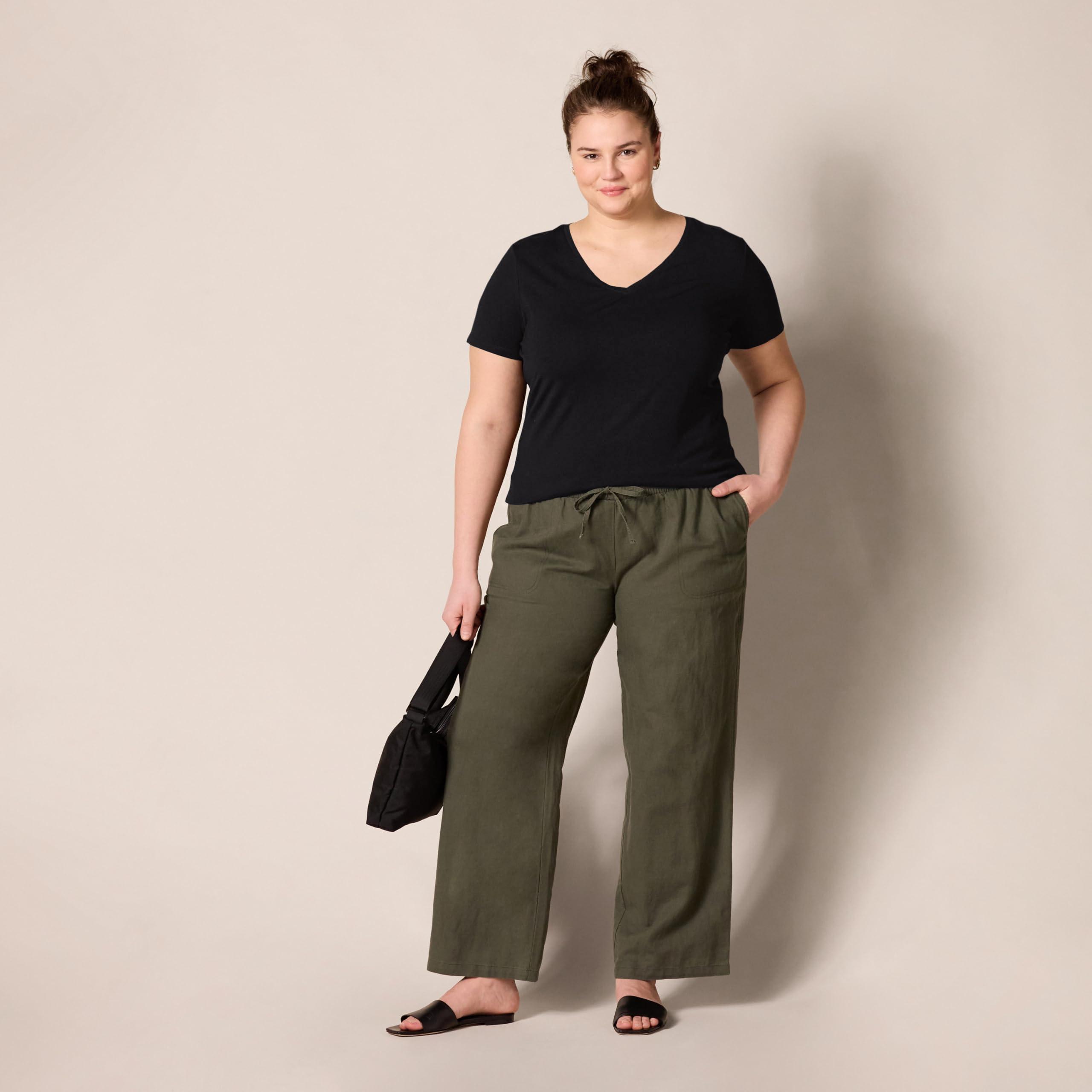 Amazon Essentials Amazon Essentials Women's Classic-Fit Short-Sleeve V-Neck T-Shirt, Pack of 2, Black/White, Small