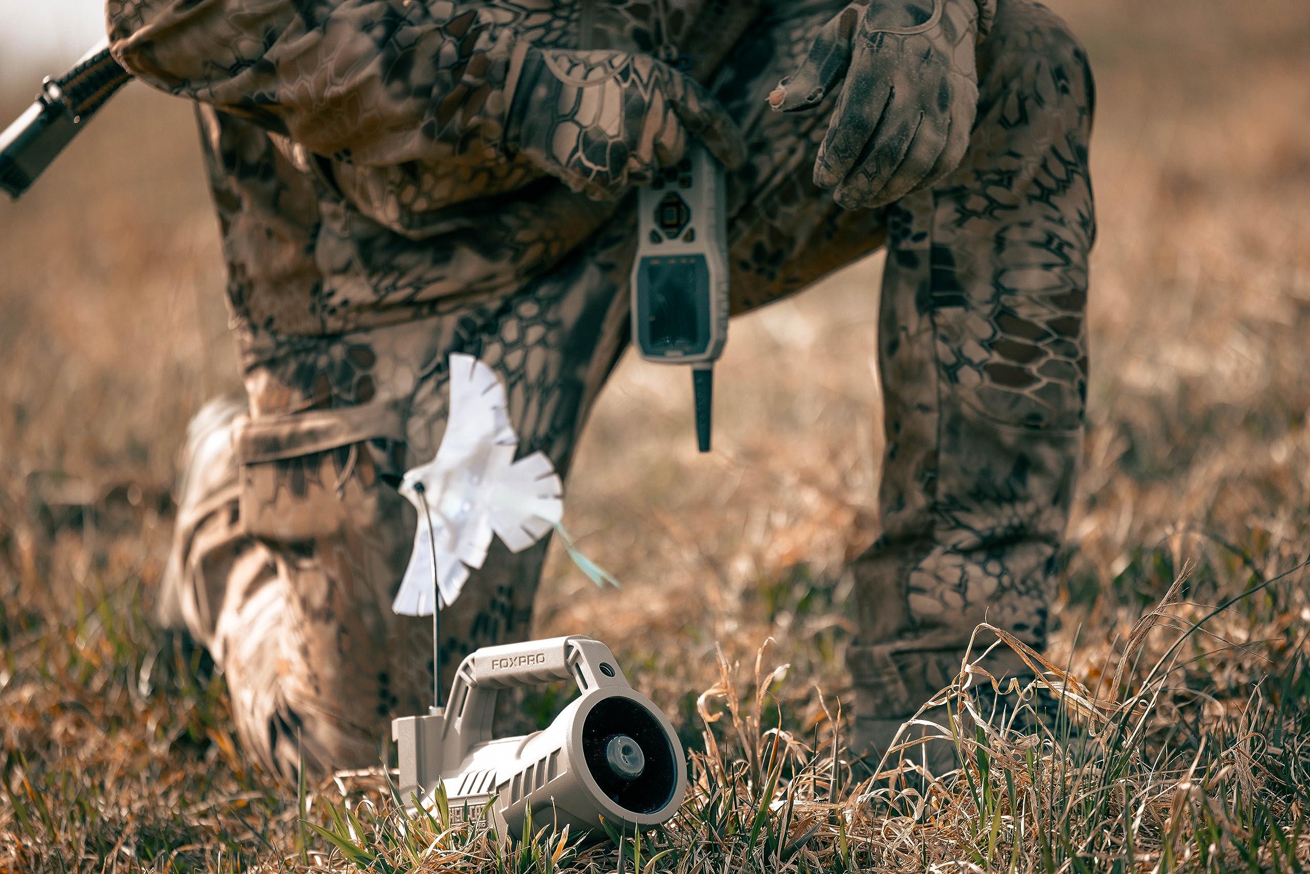 FOXPRO FOXPRO Hellcat PRO American Made Electronic Predator Call Remote Operated and Programmable Coyote, Fox, Hog Call for Hunting