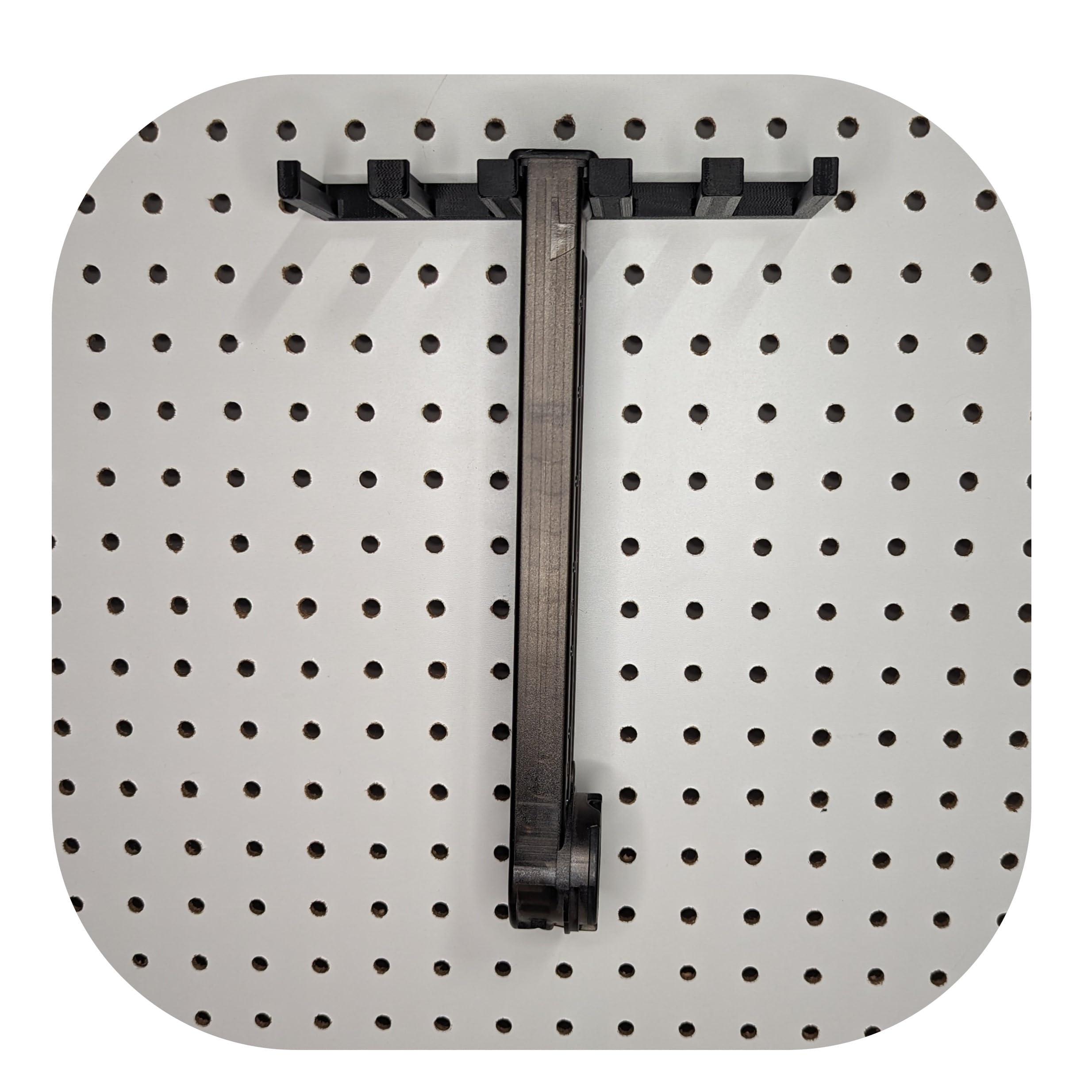 Hammy3DPrints Hammy3DPrints Mount for FN P90 / PS90 Mags - Pegboard/Metal Pegboard/Skadis/etc. | Magazine Holder Storage Rack (Skadis)